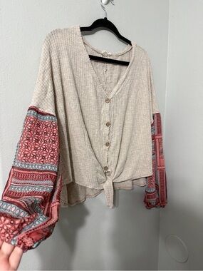 Hummingbird Oat Cream Waffle Button Front Top Patterned Sheer Flowy Sleeves M